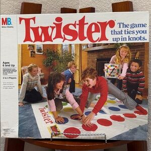 VTG 1966 TWISTER GAME BY MILTON BRADLEY, MADE IN USA…